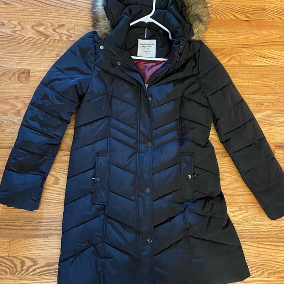 Tommy Hilfiger women’s winter puffer jacket. - Picture 1 of 2